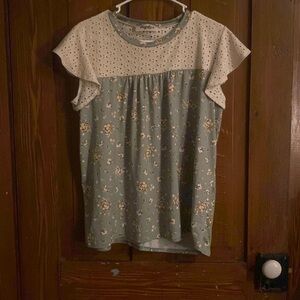 Woman’s/Juniors Top